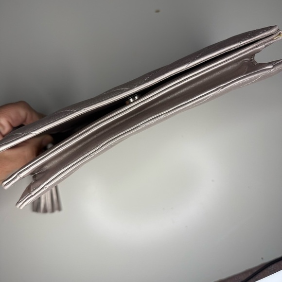 Neiman Marcus Silver Quilted Envelop Clutch GUC, 2 spots on inside see pictures - Picture 6 of 12